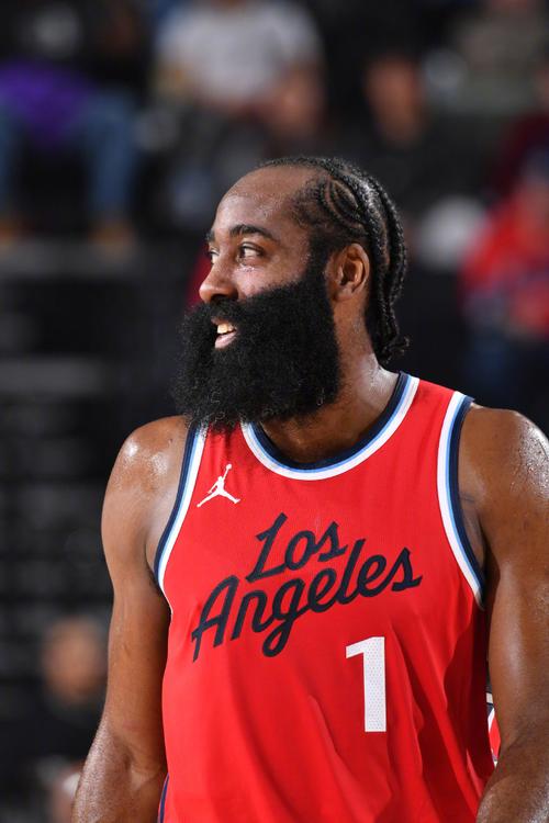 四川“巴蜀雄起杯”12月恢复：分男女组别，职业球员不能参加（四川“巴蜀雄起杯”12月重启：男女分组，职业选手不得参赛）