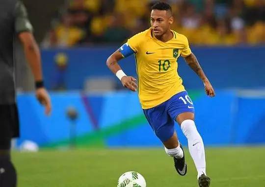 公牛和步行者首节0罚球&1犯规，而第二节共计11次罚球&11次犯规（公牛与步行者首节零罚仅1犯，次节合计11罚11犯）