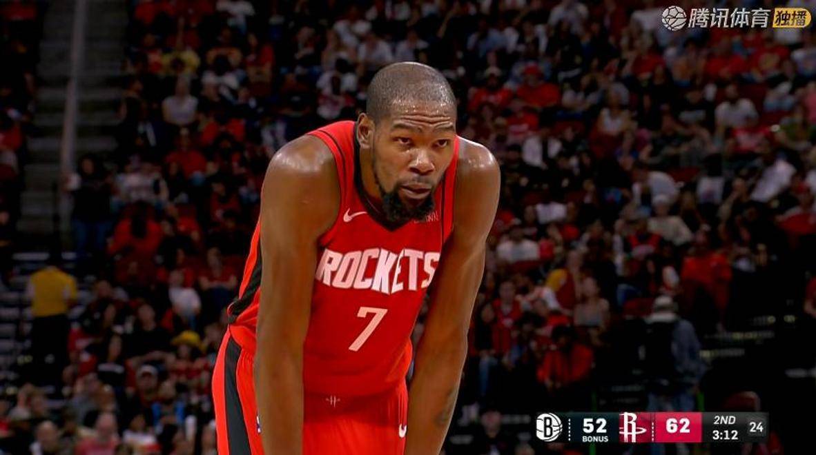 贝克汉姆观看迈阿密国际训练，与梅西、德保罗拥抱（贝克汉姆现身迈阿密国际训练，与梅西和德保罗热情相拥）