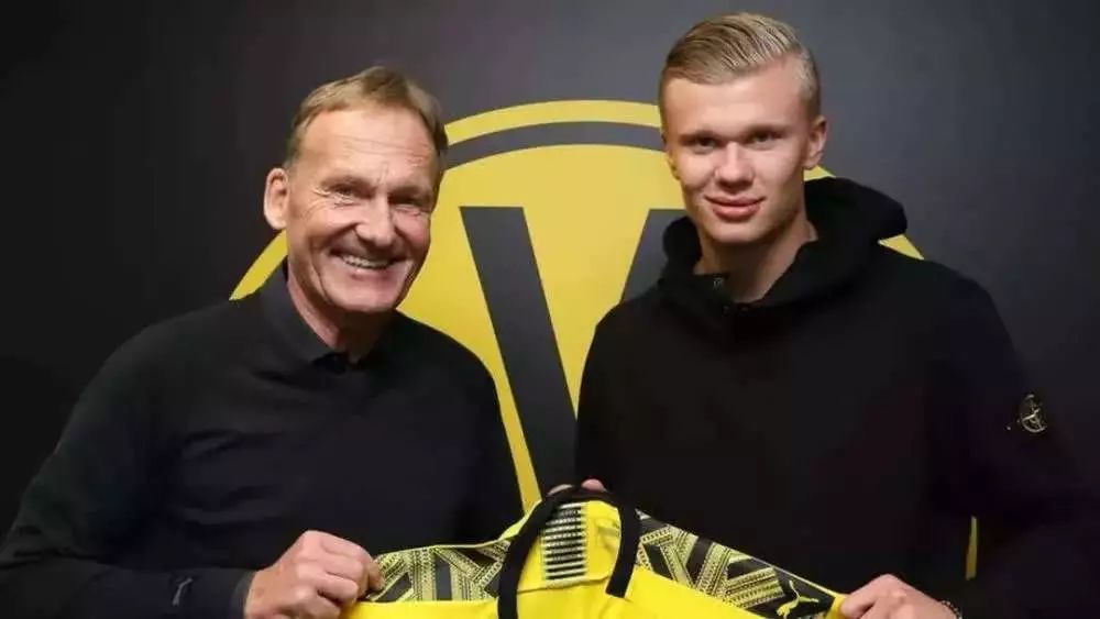 卡尔：如果我继续这样踢下去，当然是可以达到梅西那个水平的（卡尔：保持这种状态踢下去，我能达到梅西的高度）