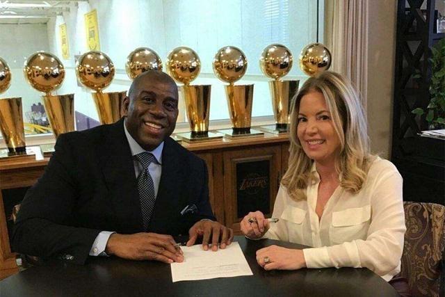 国脚徐新接近加盟云南玉昆，31岁中场驰援保级队，双赢还是冒险？（31岁国脚徐新或将投云南玉昆，中场补强保级军，妙招抑或险棋？）