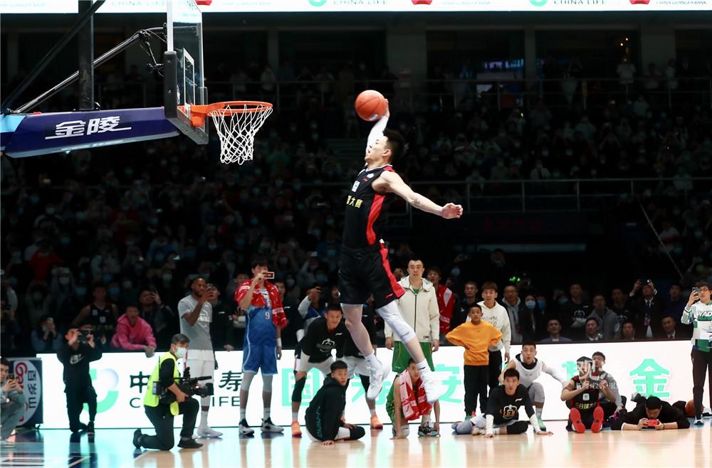 托莫里：现在梦想还为时过早，我们考虑的是下一场比赛（托莫里：谈梦想为时尚早，眼下只专注下一战）