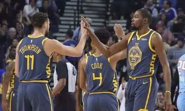 梅西：斯卡洛尼总是充满激情；阿根廷拥有很多非凡的球员（梅西盛赞斯卡洛尼激情四射：阿根廷坐拥众多杰出球员）