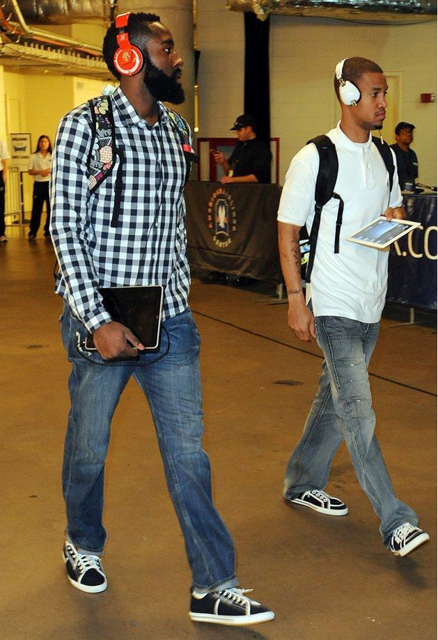 于根伟：开直播为缓解球员压力，我的工作不是研究网络资讯（于根伟：直播只为给球员减压，我的职责并非研究网络资讯）