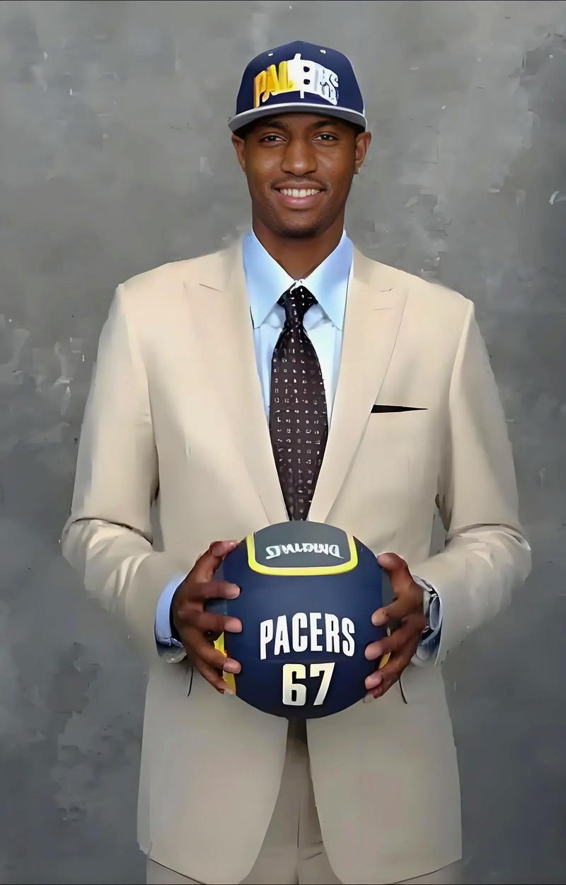 顶着防守也能进，这是神？（硬抗防守依然命中，他是神吗？）