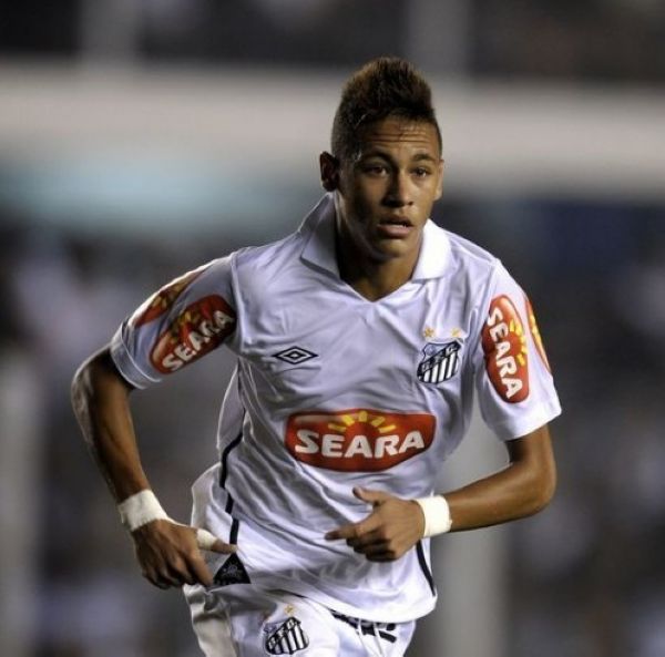 德科：冬窗很难引进适合巴萨的球员，球队现在状态良好（德科：冬窗难觅适合巴萨的引援，球队目前状态不错）