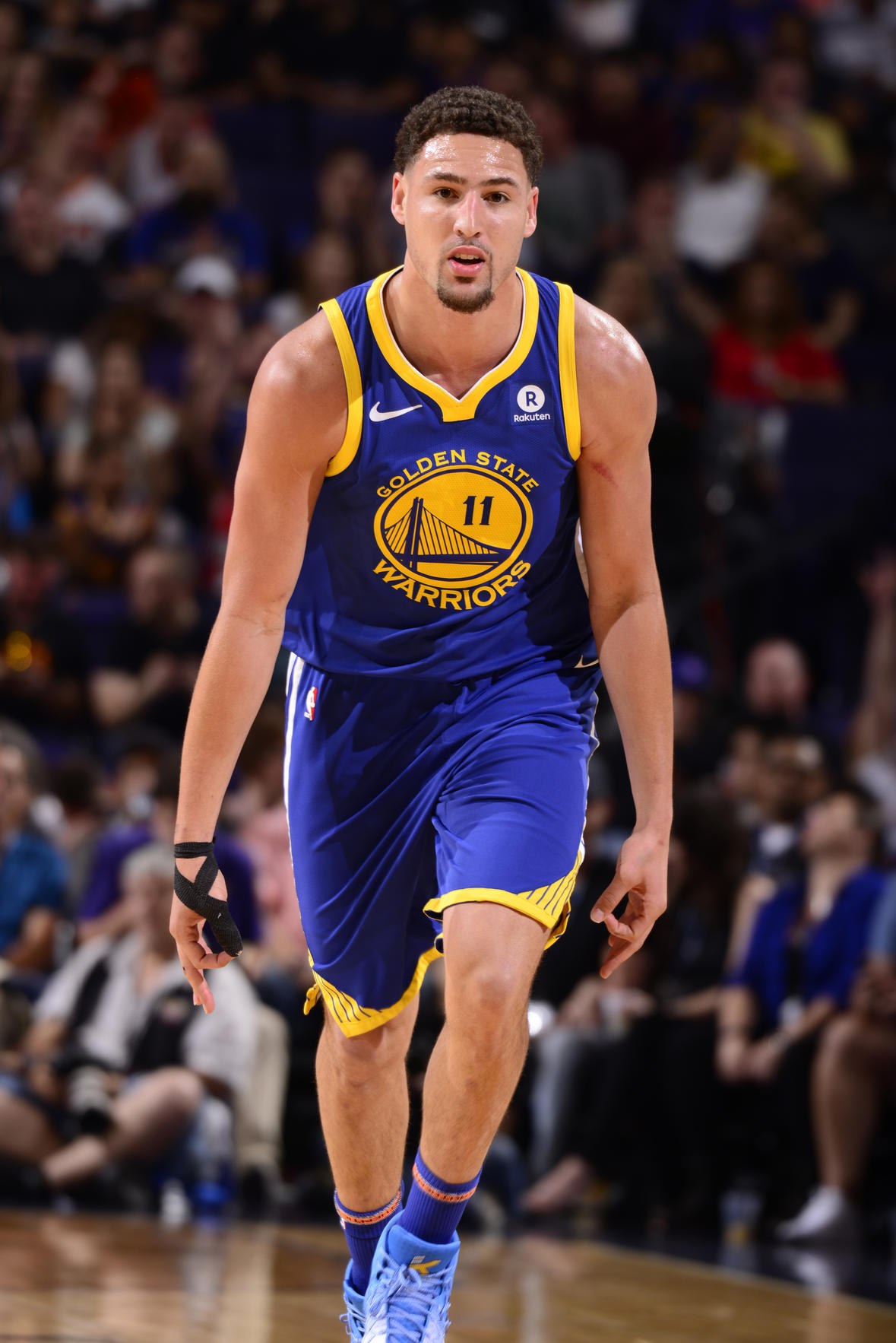 足球报：多支中超球队巨额欠税，以亿元为单位拖欠税款（足球报：多家中超俱乐部拖欠税款，金额以亿元计）