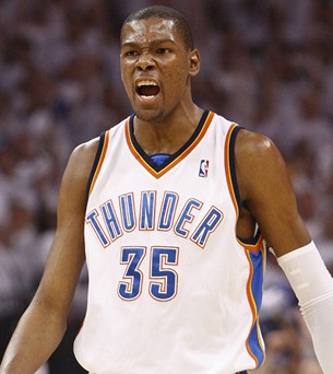 半场战报：意大利1-0挪威，皮奥破门，迪马尔科送助攻（半场：意大利暂1-0领先挪威，皮奥建功，迪马尔科献助攻）